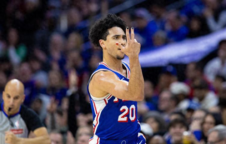 云开体育官网-从冠军中锋到流浪汉！仅一夜，7大交易官宣，诞生3大赢家3个输家